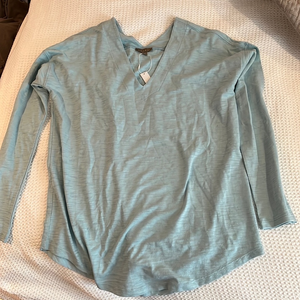 Lilla P v-neck long sleeve t-shirt